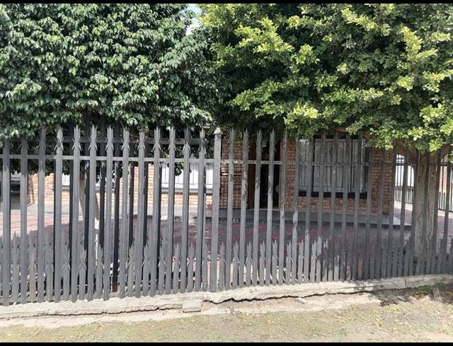 3 BEDROOM HOUSE FOR SALE IN BOITEKONG EXT 3